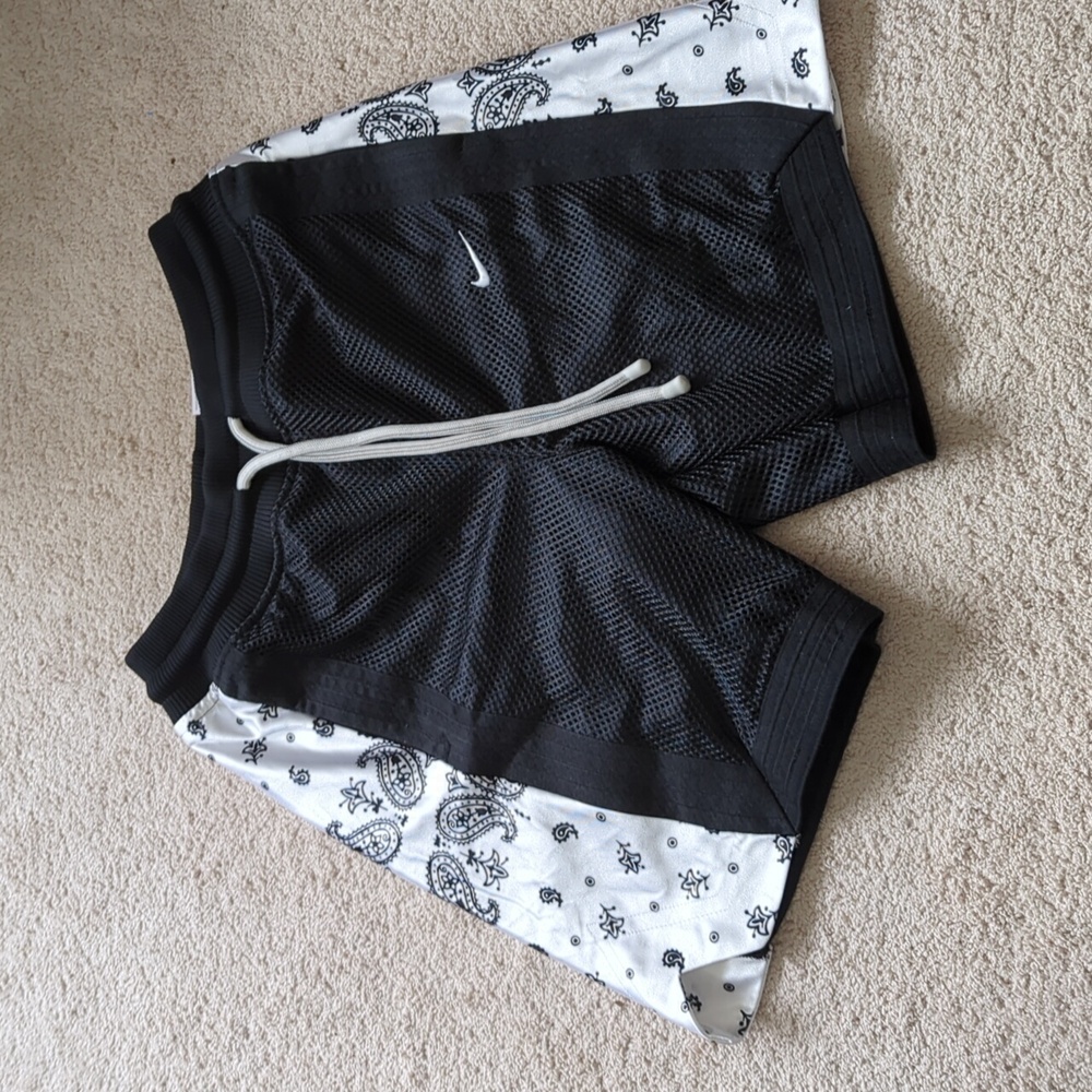Men's NIKE Loose Fit shorts